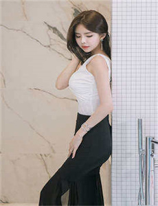 美女露全乳视频短片,公交车强迫系列小说