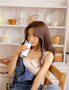 老湿电影院看x1分钟,腿再分大点就可以吃到了