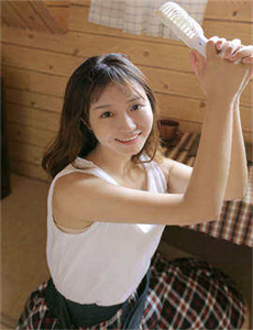 男子坐产科沙发多孕妇站一旁-jux-422